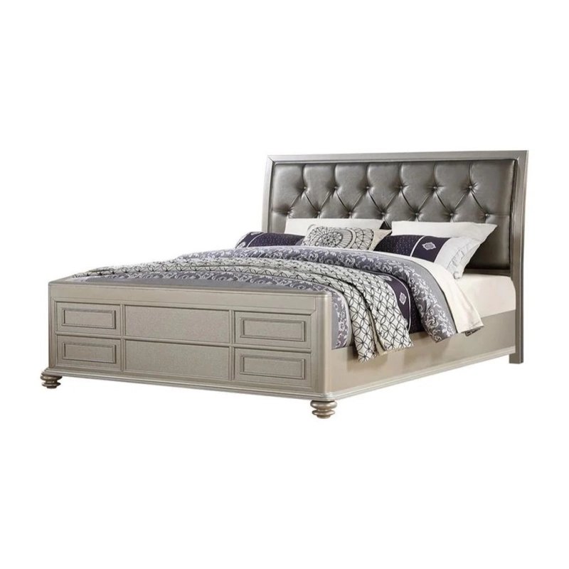 Chic Silver Tufted Headboard Bed with Footboard Drawers Chic Silver Tufted Headboard Bed with Footboard Drawers