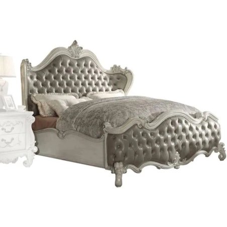 Elegant Classic Baroque Style Bed with Tufted Headboard and Footboard