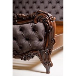 Luxury Classic Carved Wood Tufted King Bed with Nightstands