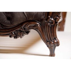 Luxury Classic Carved Wood Tufted King Bed with Nightstands