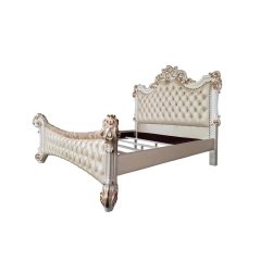 Luxury Classic Tufted Upholstered Bed with Ornate Carvings