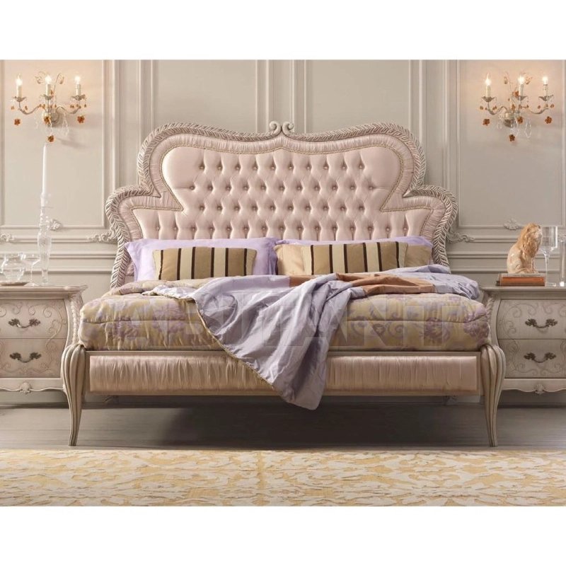 Luxury Cream Upholstered Tufted Classic Bed Frame Luxury Cream Upholstered Tufted Classic Bed Frame