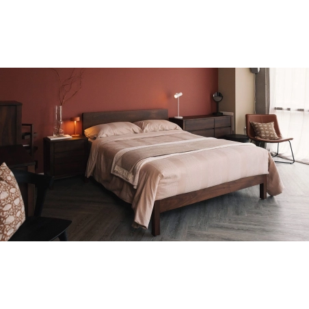Minimalist Modern Wooden Bed Frame with Nightstands and Dresser