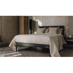 Minimalist Modern Solid Wood Bed Frame Queen Size