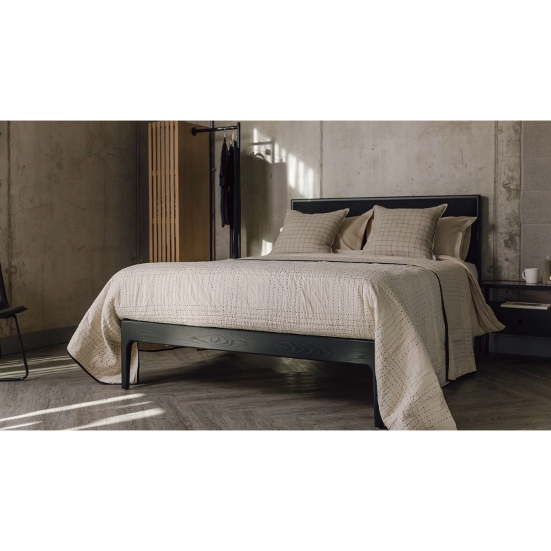 Minimalist Modern Solid Wood Bed Frame Queen Size Minimalist Modern Solid Wood Bed Frame Queen Size