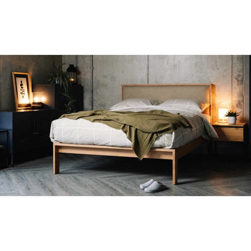 Modern Minimalist Wooden Bed Frame with Upholstered Headboard Modern Minimalist Wooden Bed Frame with Upholstered Headboard