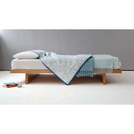 Minimalist Solid Wood Platform Bed Frame with Contemporary Design