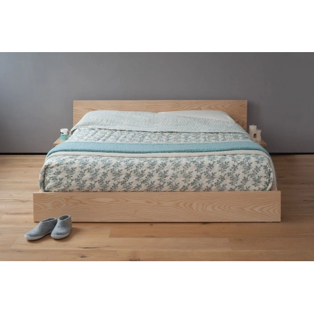 Minimalist Solid Wood Platform Bed Frame with Headboard