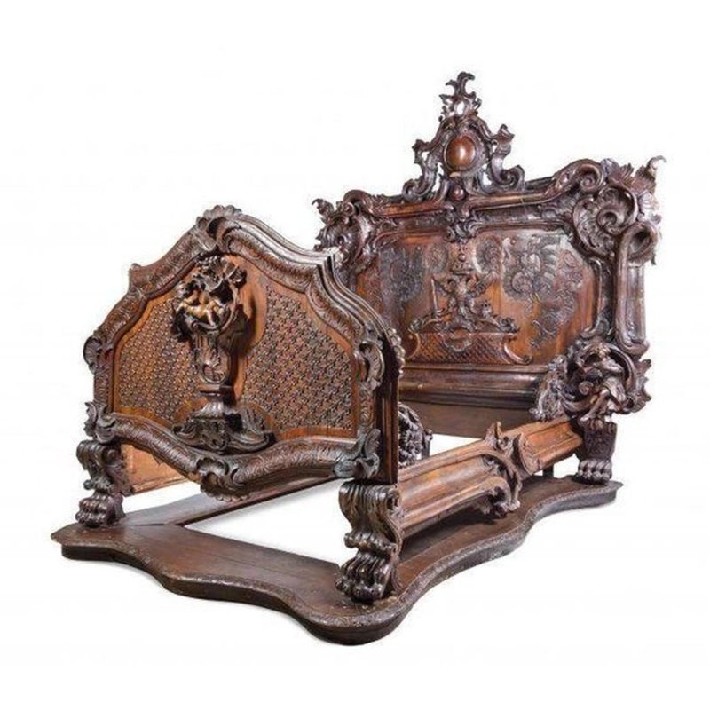 Antique Style Ornate Carved Wooden Bed Frame Classic Design