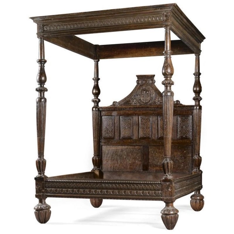 Grand Hand Carved Solid Wooden Four Poster Bed Antique Style Grand Hand Carved Solid Wooden Four Poster Bed Antique Style