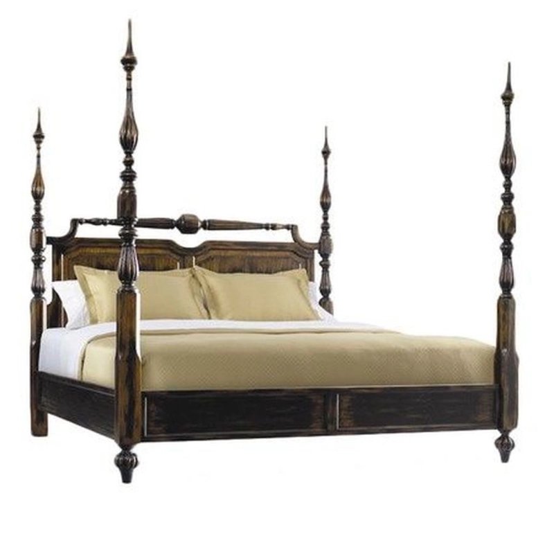 Elegant Solid Wood Four Poster Bed with Handcrafted Details Elegant Solid Wood Four Poster Bed with Handcrafted Details