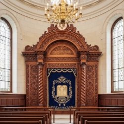Torah Ark Exporter