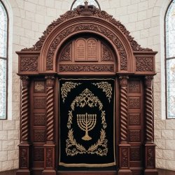 Hakodesh Aron Torah Ark Premium Synagogue Furniture Manufacturer & Exporter