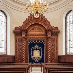 Masterpiece Handcrafted Aron Kodesh: Traditional Synagogue Ark, Premium Wood Furniture Supplier