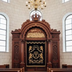 Premium Artisanal Hand-Carved Aron Kodesh Torah Ark Leading Synagogue Furniture Manufacturer Exquisite Wood Craftsmanship