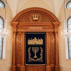 Masterfully Crafted Solid Wood Aron Kodesh Holy Ark Premium Synagogue Furniture Supplier & Manufacturer