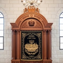 Exquisite Hand-Carved Wooden Aron Kodesh Premium Synagogue Furniture by Master Craftsmen Superior Quality Holy Ark Manufacturer