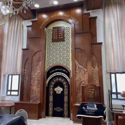 Custom Aron Kodesh Furniture Supplier