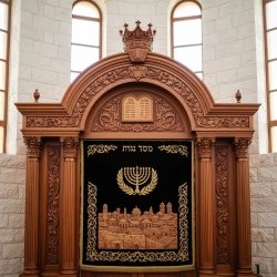 Exquisite Hand-Carved Wooden Aron Kodesh with Crown and Jerusalem Motif by Elite Synagogue Furniture Manufacturers