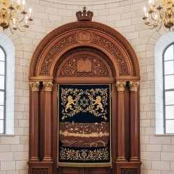Exquisite Handcrafted Aron Kodesh Premium Solid Wood Synagogue Ark Manufacturer Quality Sacred Furniture