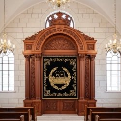 Premium Aron Kodesh: Hand-carved wood, velvet parochet, exceptional synagogue furniture manufacturing and supplier quality.
