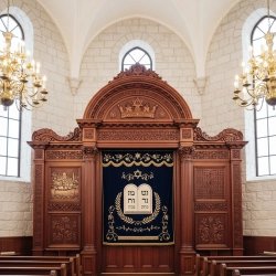 Grand Hand-Carved Hardwood Aron Kodesh: Premium Synagogue Furniture with Exquisite Craftsmanship.