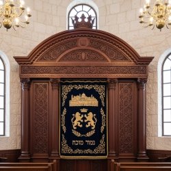 Mulyoharjo's Grand Mahogany Aron Kodesh Hand-Carved for Enduring Reverence