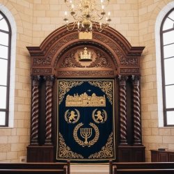 Majestic Mulyoharjo Handcrafted Mahogany Wood Aron Kodesh Torah Ark