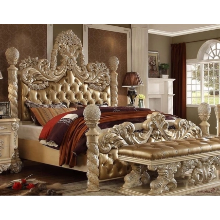 Classic hand-carved royal bed Mulyoharjo Furniture White-Label