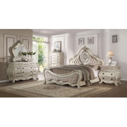 Royal classic bed with intricate carvings Mulyoharjo Furniture Villa