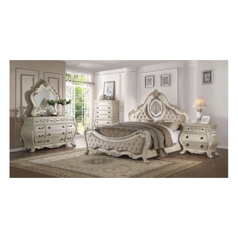 Royal classic bed with intricate carvings Mulyoharjo Furniture Villa Royal classic bed with intricate carvings Mulyoharjo Furniture Villa