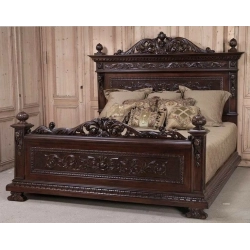 Intricate painted bed Mulyoharjo Furniture Export