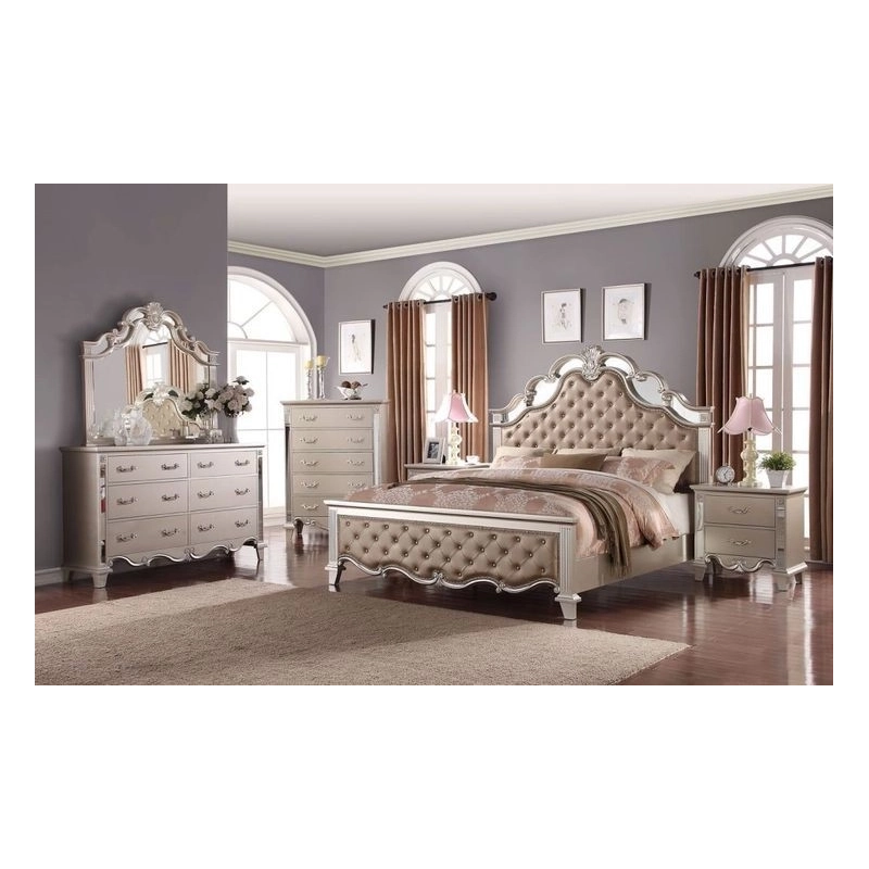 Elegant painted bed with classic carvings Mulyoharjo Furniture White-Labeled Elegant painted bed with classic carvings Mulyoharjo Furniture White-Labeled