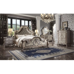 Luxury hand-carved bed with painted finish Mulyoharjo Furniture Wholesaler