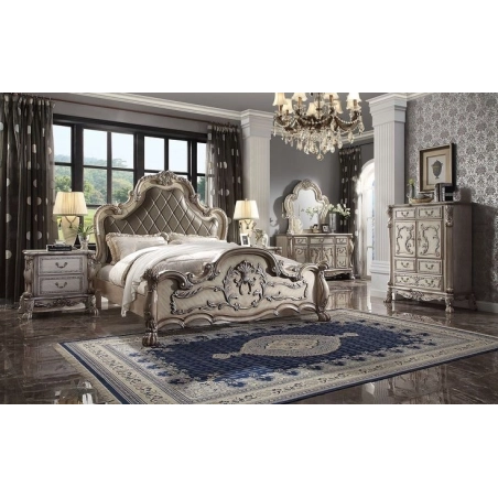 Luxury hand-carved bed with painted finish Mulyoharjo Furniture Wholesaler
