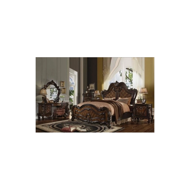 Elegant painted bed with classic carvings Mulyoharjo Furniture Manufacturer Elegant painted bed with classic carvings Mulyoharjo Furniture Manufacturer