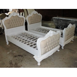 Elegant luxury hand-carved bed with painted design Mulyoharjo Furniture Wholesale