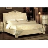 Painted classic wood bed Mulyoharjo Furniture Manufacturer