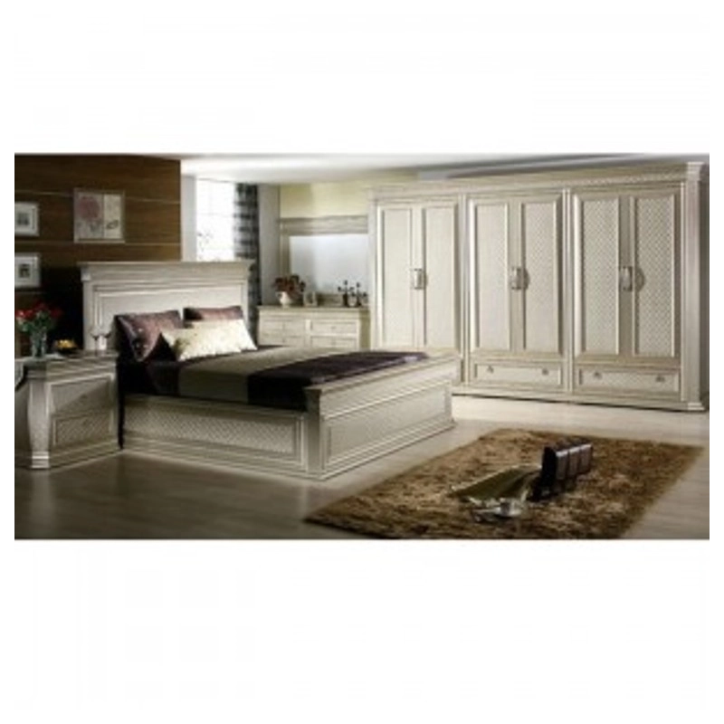 Intricately carved royal wooden bed in classic style Mulyoharjo Furniture White-Labeled Intricately carved royal wooden bed in classic style Mulyoharjo Furniture White-Labeled