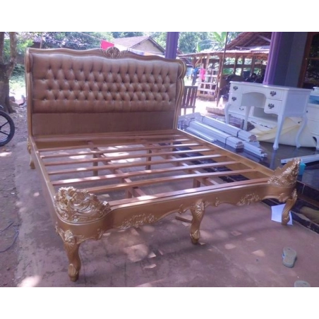 Elegant painted bed in carved furniture style Mulyoharjo Furniture Wholesale