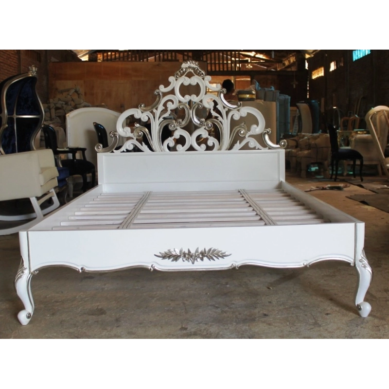 Exclusive luxury carved bed for classic bedrooms Mulyoharjo Furniture Vila