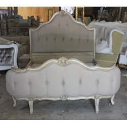 Luxury hand-carved royal bed in classic style Mulyoharjo Furniture Villa