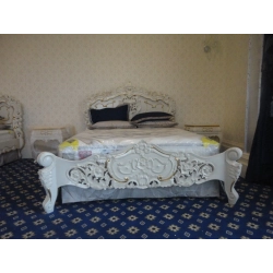 Carved painted bed Mulyoharjo Furniture White-Labeled