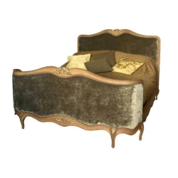 Painted wooden bed with carvings Mulyoharjo Furniture Vila