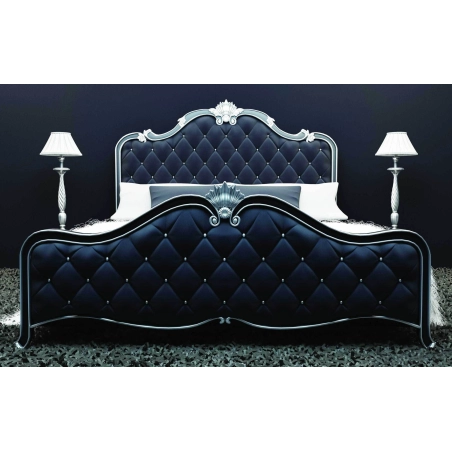 Handcrafted luxury carved bed Mulyoharjo Furniture Villa