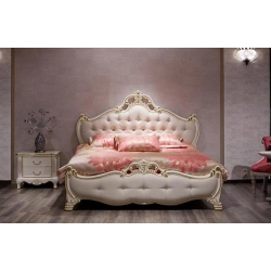 Handcrafted royal classic bed with ornate carvings Mulyoharjo Furniture Project Supplier