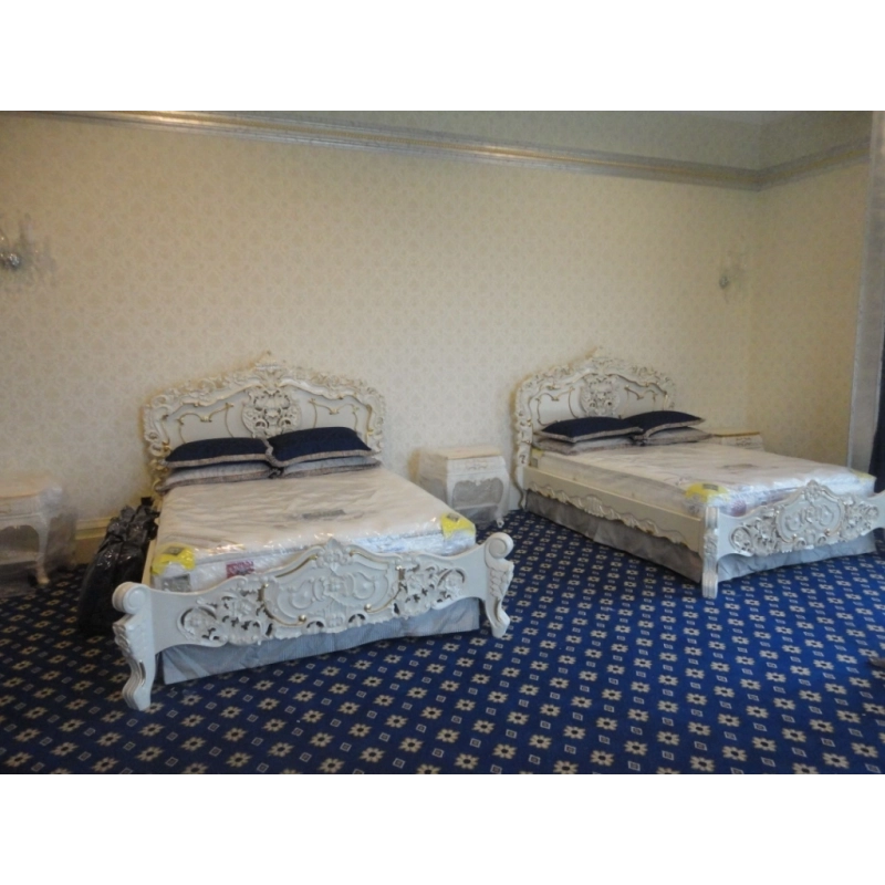 Luxury hand-carved bed with painted finish Mulyoharjo Furniture Vila Luxury hand-carved bed with painted finish Mulyoharjo Furniture Vila