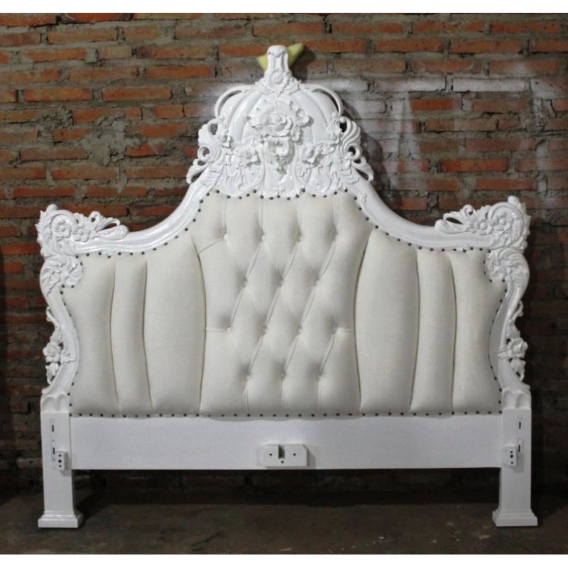 Classic hand-carved royal bed Mulyoharjo Furniture Hospitality Classic hand-carved royal bed Mulyoharjo Furniture Hospitality