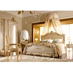 Majestic royal painted bed with classic carvings Mulyoharjo Furniture Wholesale