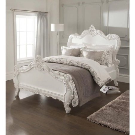 Queen - Classic painted bed with intricate carved patterns Mulyoharjo Furniture Supplier